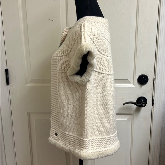 UGG Australia One Size Cream Knit Cardigan, Fits a Small, 58% Wool, EUC - Picture 8 of 11